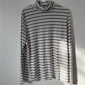 Banana Republic Gray and White Striped Turtleneck Women’s Sweater size XL